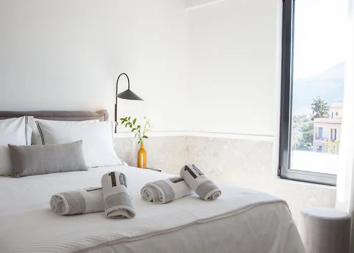 11suites * Αίγιο